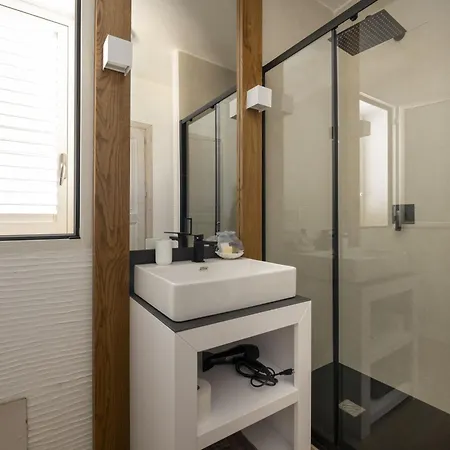 Yacht-style New Apartment