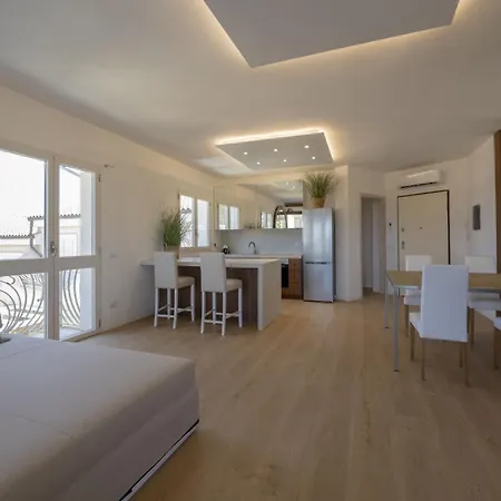 Yacht-style New Apartment *