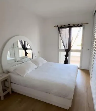 Apartment Yacht-style New Palau