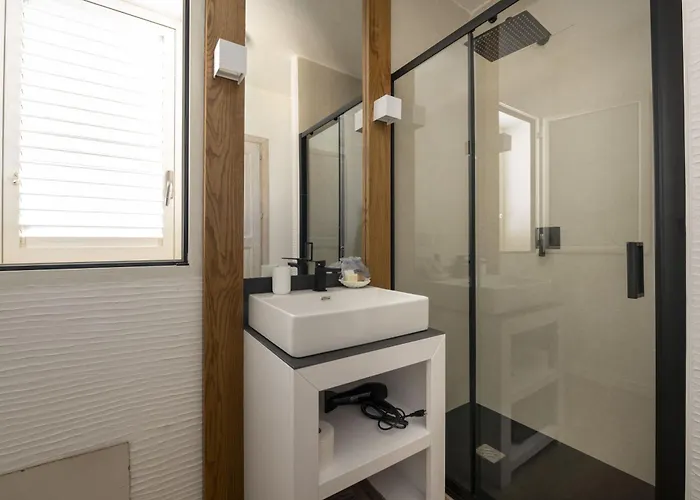 Yacht-style New Apartman